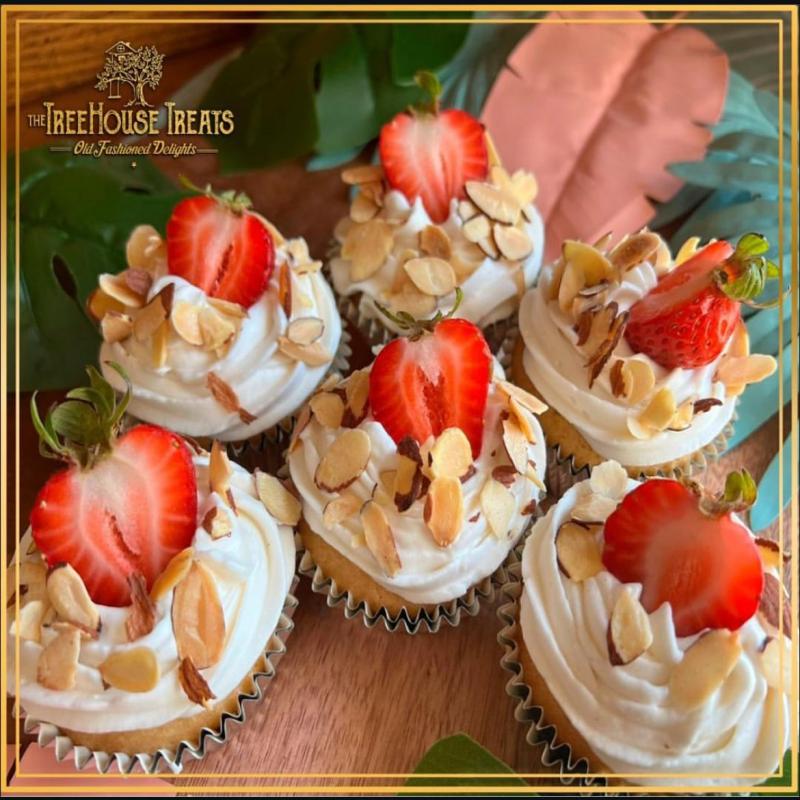 TRES LECHES CUPCAKES  (12 ct)